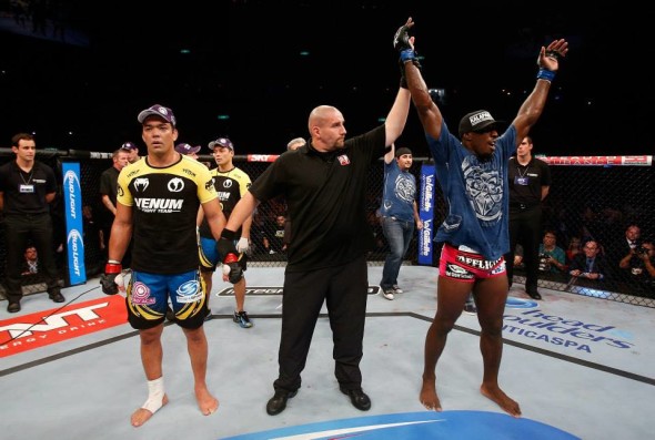 Phil Davis, Lyoto Machida